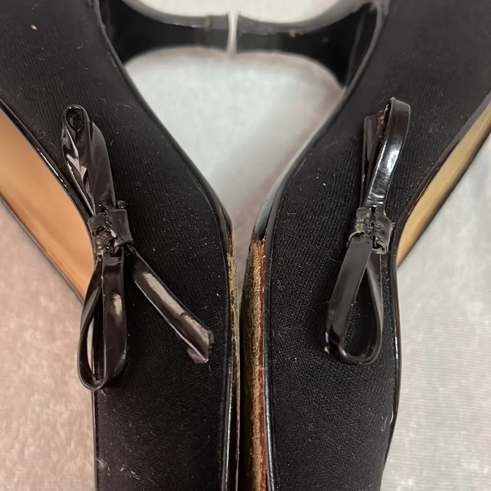 Chanel Cap-toe Pumps - Picture 7 of 7